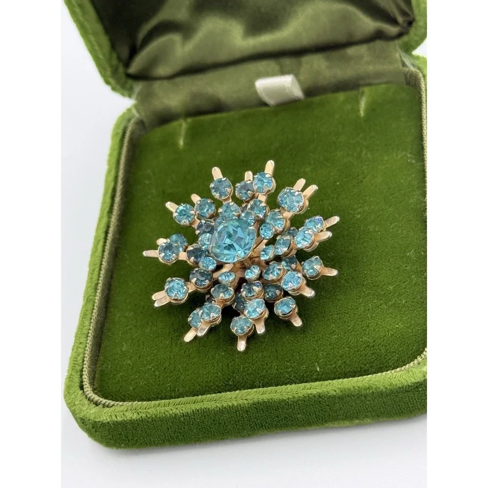 Vintage Gold Tone Starburst Broach Aqua Blue Flower Rosette Blue Rhinestone - Picture 4 of 10